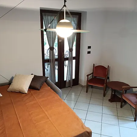 Mombracco Bed & Breakfast