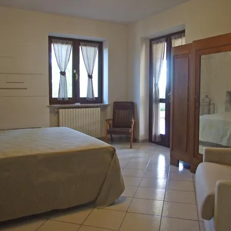 Mombracco Bed & Breakfast *