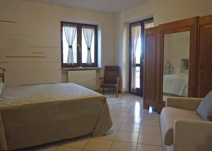 Mombracco Bed & Breakfast *